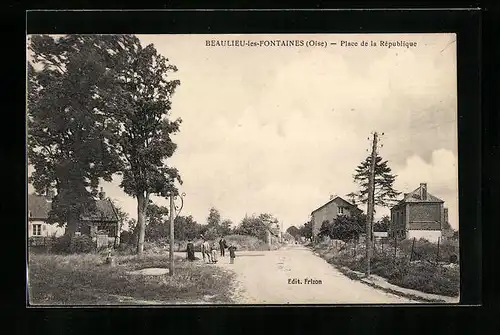 AK Beaulieu-les-Fontaines, Place de la République