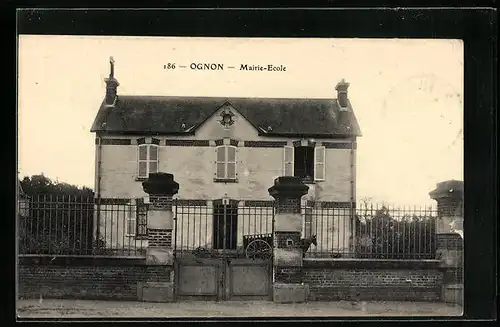 AK Ognon, Mairie-Ecole, Facade