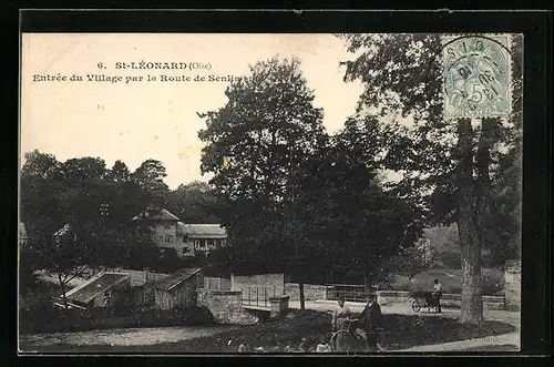 AK St-Leonard, Entree du Village par la Route de Senlis