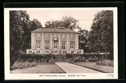 AK Bad Freienwalde / Oder, Schloss mit Park