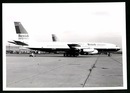 Fotografie Flugzeug Boeing 707, Passagierflugzeug British Airtours, Kennung G-APFI