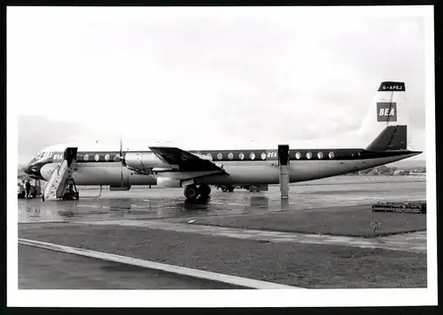 Fotografie Flugzeug Vickers Vanguard, Passagierflugzeug BEA, Kennung G-APEJ