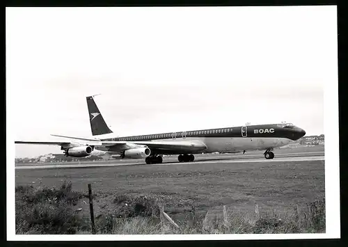 Fotografie Flugzeug Boeing 707, Passagierflugzeug BOAC