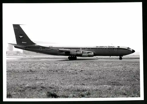 Fotografie Flugzeug Boeing 707, Passagierflugzeug mit Kennung S2-ACE