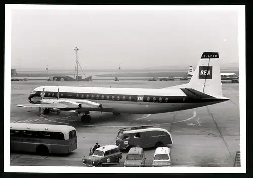 Fotografie Flughafen London, Flugzeug Vickers Vanguard, Passagierflugzeug BEA, Kennung G-APEB