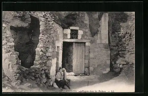 AK Chinon, Maison dans les Rochers