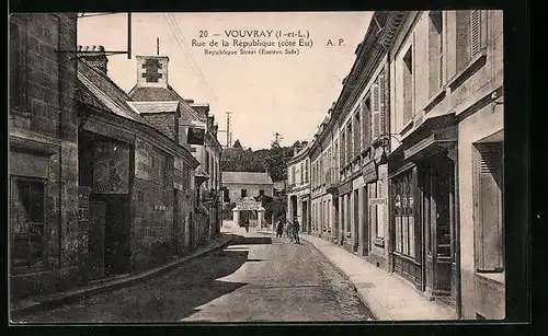 AK Vouvray, Rue de la République côté Est, Strassenpartie
