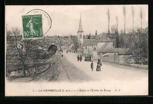 AK La Membrolle, L`Église et l`Entrée du Bourg