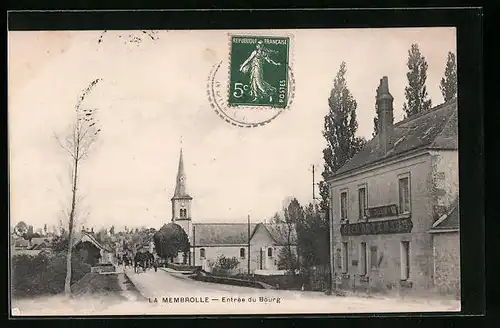 AK La Membrolle, Entrée du Bourg
