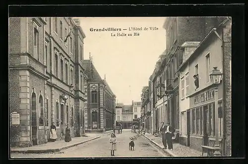 AK Grandvilliers, L`Hotel de Ville, la Halle au Ble