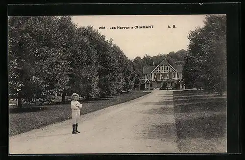 AK Chamant, Les Harras, Junge auf dem Weg zum Landhaus