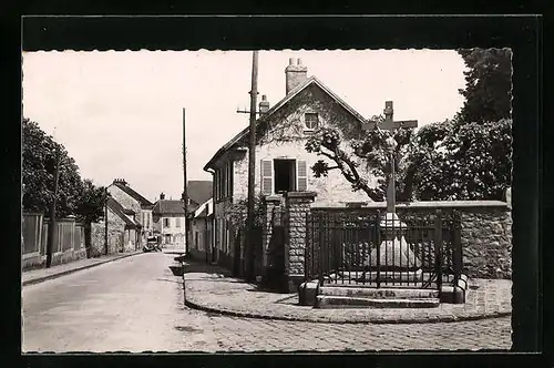 AK Plailly, Le Calvaire, am Kreuz