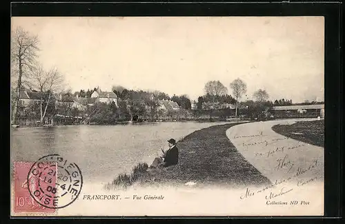 AK Le Francport, Mann am Ufer blickt auf den gesamten Ort, die Brücke im Hintergrund