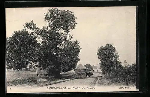 AK Ermenonville, L`Entree du Village