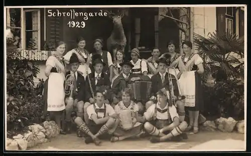 AK Bad Reichenhall, Die Schroffengarde, Gruppenbild der Trachtenkapelle von 1929