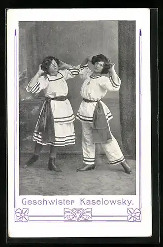 AK Geschwister Kaselowsky in Pose, Variete