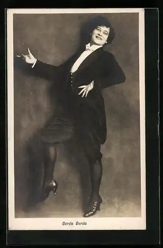 AK Gerda Gerda im Bühnenkostüm, Variete