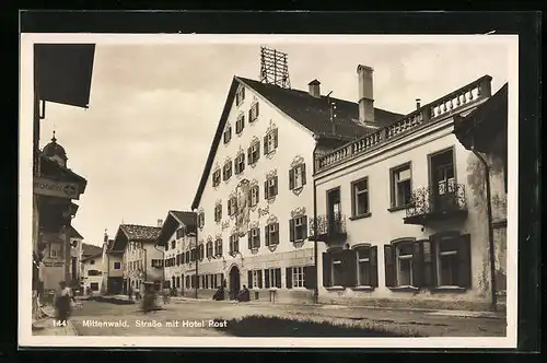 AK Mittenwald, Stasse mit Hotel Post und Drogerie