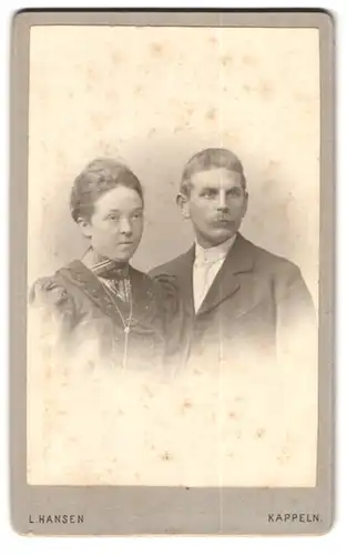 Fotografie L. Hansen, Kappeln, Junges Paar in modischer Kleidung