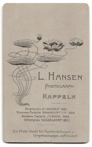 Fotografie L. Hansen, Kappeln, Junges Paar in modischer Kleidung