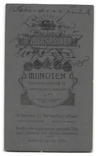 Fotografie M. Obergassner, München, Kaufingerstr. 14, Eleganter Herr mit Oberlippenbart