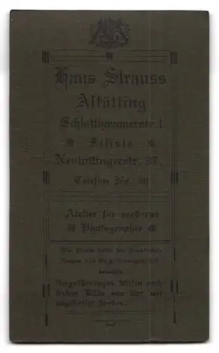 Fotografie Hans Strauss, Altötting, Schlotthammerstr. 1, Junge Dame im Kleid mit einem Buch