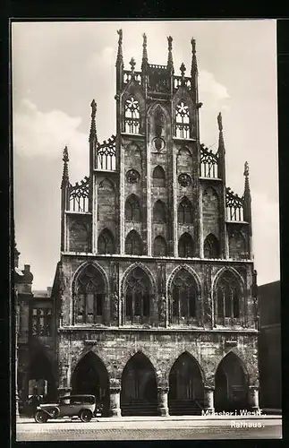 AK Münster, Rathaus mit Auto davor