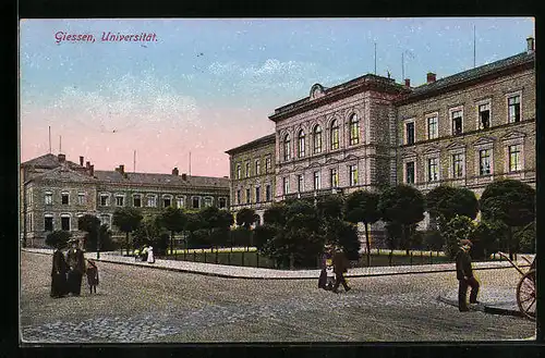 AK Giessen, Universität mit Vorplatz