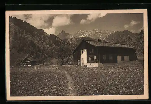 AK Landschau, Haus mit Zimbaspitze in der Ferne