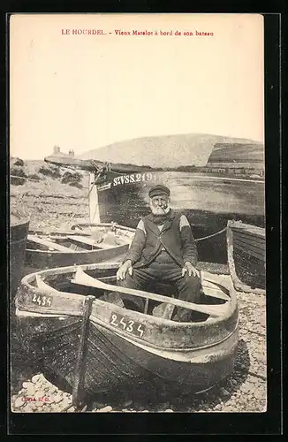 AK Le Hourdel, Vieux Matelot a bord de son bateau