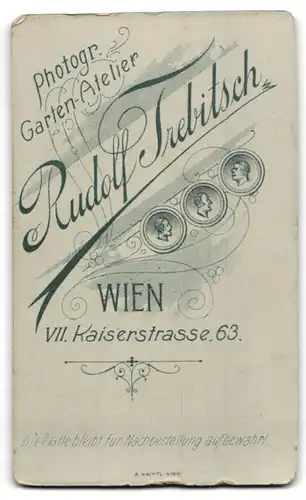 Fotografie Rudolf Trebitsch, Wien, Kaiserstr. 63, Junge Dame in modischer Bluse und Rock