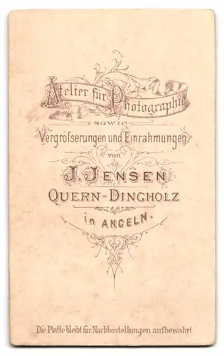 Fotografie J. Jensen, Quern-Dingholz in Angeln, Junge Dame im Kleid