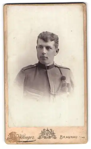 Fotografie Jos. Frz. Klinger, Braunau, Ringsrasse 28, Junger Soldat mit Schützenschnur