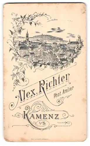 Fotografie Alex. Richter, Kamenz i. S., Ansicht Kamenz i. S., Blick auf die Stadt mit Kirchturm
