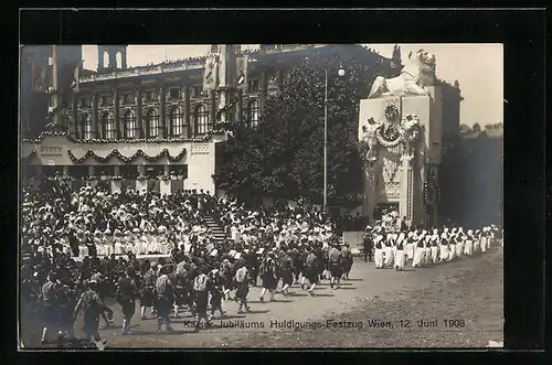 AK Wien, Kaiser-Jubiläum, Huldigungs-Festzug 12. Juni 1908, Ehrentribüne mit Festzug