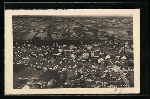 AK Haugsdorf, Fliegeraufnahme des Ortes mit Felderlandschaft