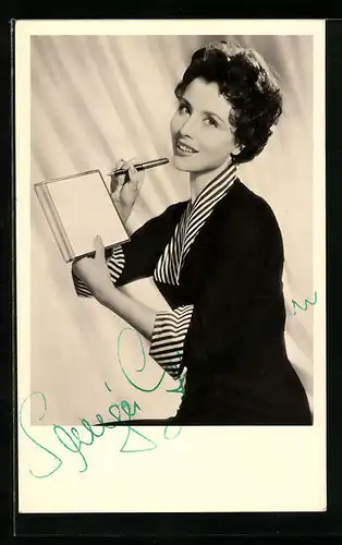 AK Schauspielerin Sonja Ziemann mit hübschem Lächeln, Autograph