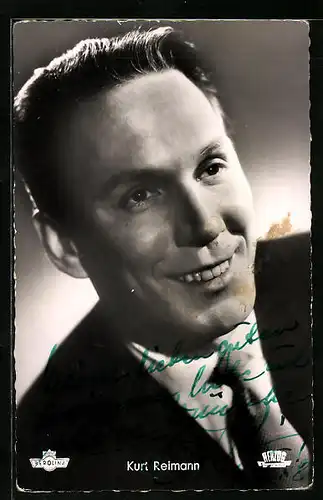 AK Schauspieler Kurt Reimann im modischen Anzug, Autograph