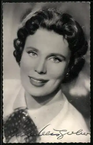 AK Schauspielerin Antje Weisgerber in weisser Bluse mit Schleife, Autograph