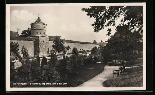 AK Nördlingen, Stadtmauerpartie am Feilturm