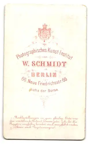 Fotografie W. Schmidt, Berlin, Neue Friedrichstrasse 66, Junge Christin im taillierten Kleid