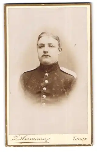 Fotografie J. Assmann, Thorn, Brücken-Strasse 15, Soldat in Uniform, Inf. Rgt. 21