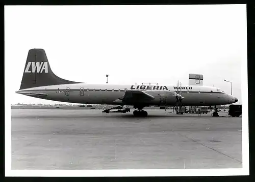 Fotografie Flugzeug, Niederdecker Frachtflugzeug der Liberia World Airline, Kennung OO-YCH