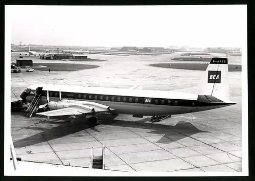 Fotografie Flugzeug Vickers Vanguard, Passagierflugzeug der BEA, Kennung G-APES