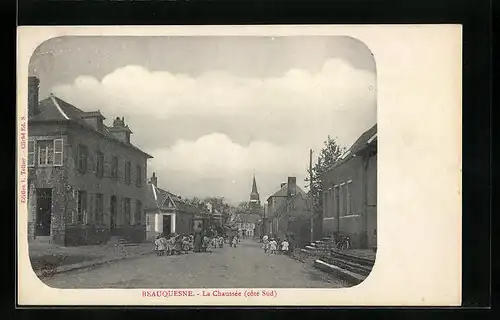 AK Beauquesne, La Chaussée, coté Sud