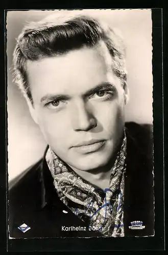 AK Schauspieler Karlheinz Böhm in Kitty und die grosse Welt, Autograph