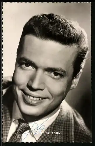 AK Schauspieler Karlheinz Böhm in Nina, Autograph