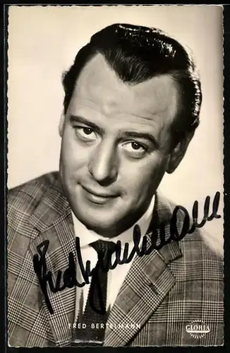 AK Schauspieler Fred Bertalmann mit fragendem Blick, Autograph