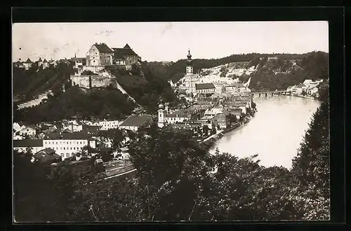 AK Burghausen a. d. Salzach, Flusspartie un Ort von Hügel aus