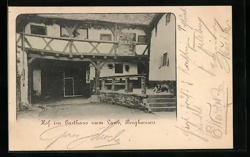 AK Berghausen, Hof im Gasthaus zum Laub